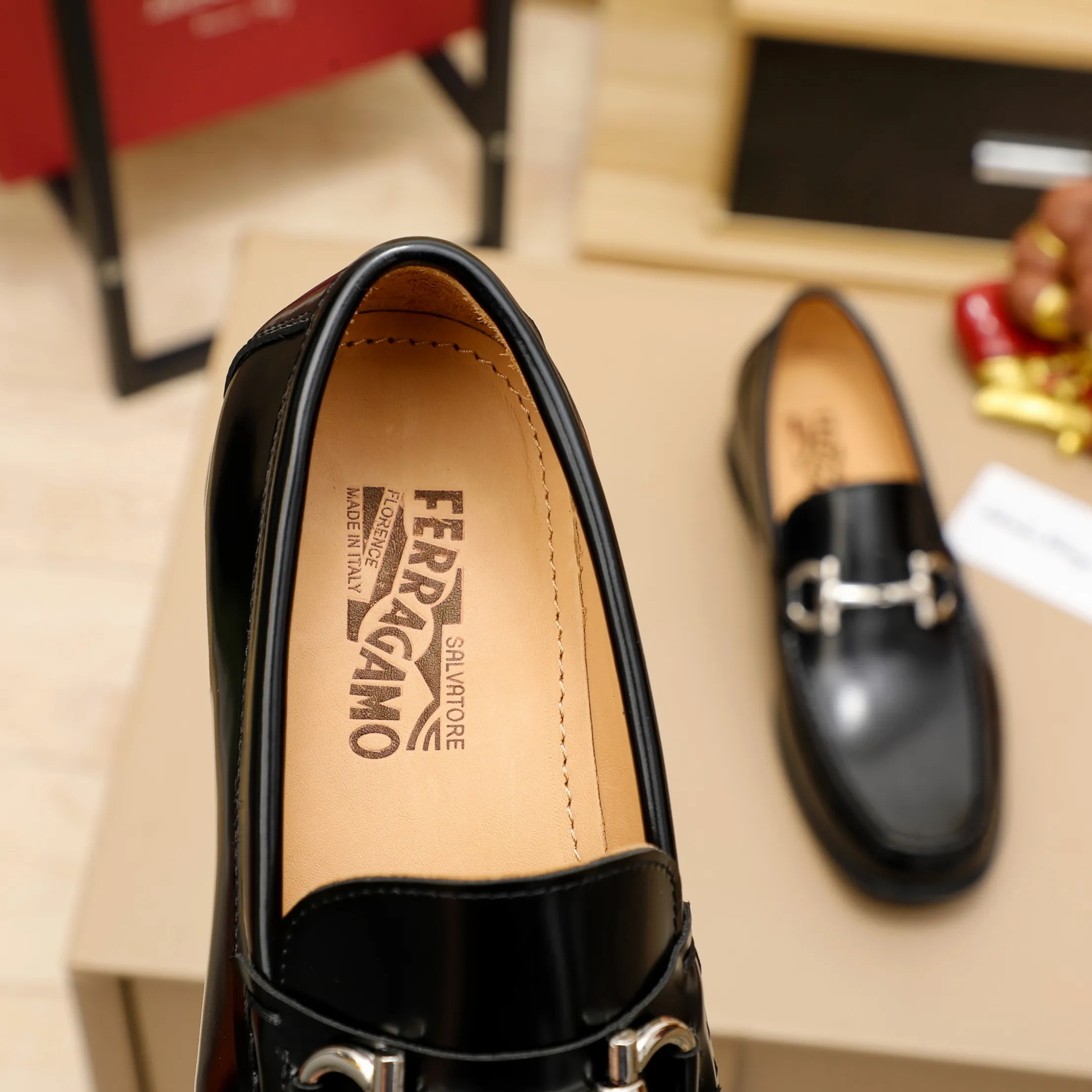 Men's clothing and shoes 💰460 🔥Ferragamo's new men's casual slip-on shoes🇨🇳Official website original 1:1 mold opening, original quality💯Fine workmanship, high-end luxury☘The upper is made of imported Italian first-layer cowhide🌴Luxury🐂leather lining🍓Rubber wear-resistant and non-slip outsole, breathable and comfortable to wear🍍The first choice for high-end men, black, size 38-45
